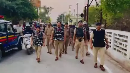 शाहजहांपुर: आगामी ईद त्योहार के दृष्टिगत, पुलिस अधीक्षक राजेश द्विवेदी ने सदर बाजार के मुख्य मार्गों में किया रूट मार्च