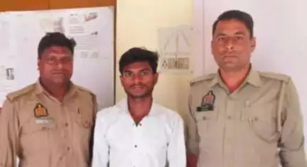चंदौसी: थाना कुल फतेहगढ़ क्षेत्र में युवती को फुसलाकर भगा ले जाने के आरोपी को पुलिस ने रतनपुर मंदिर के पास से किया गिरफ्तार
