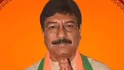 ବିଜେପୁର: ବିଜେପୁର ଚାଷୀ ଙ୍କୁ ଭେଟି ସରକାରୀ ସହାୟତା ରାଶି କୁନେଇ ଅବଗତ କରିବା ସହ ଆଲୋଚନା କଲେ ବିଧାୟକ