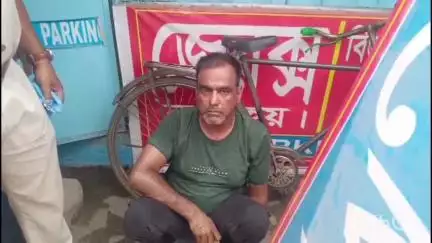 বর্ধমান ১: বর্ধমান আদালত চত্বরে বাইক চোর সন্দেহে আটক এক ব্যক্তি