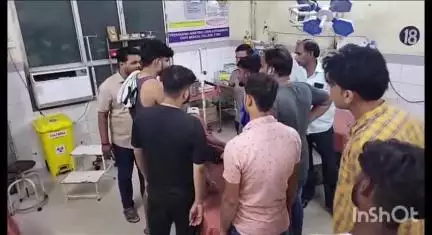 एटा: भगीपुर में निर्माणधीन मकान के गटर में गिरकर 6 वर्षीय बच्चे की हुई दर्दनाक मौत, परिजनों में मचा कोहराम