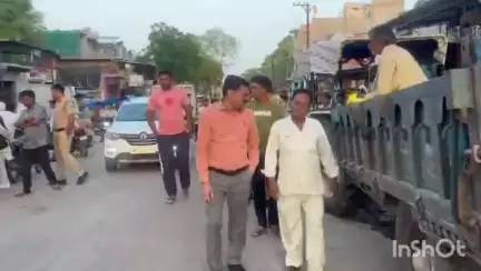 रन्नौद: रन्नौद कस्बे में सड़कों पर उतरा प्रशासन, चूना लाइन डालकर सड़कों की सीमा की चिन्हित