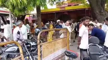 सीतापुर: कार्य देव मंदिर के पास प्लाईवुड फैक्ट्री में एक व्यक्ति पर लकड़ी के बोर्ड गिरने से हुआ घायल, इलाज के दौरान हुई मौत