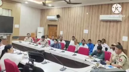 সৰুপথাৰ: গোলাঘাটত ঈদ উদযাপনৰ বিষয়ে জিলা আয়ুক্ত সভাকক্ষত আয়ুক্তৰ উপস্থিতিত গুৰুত্বপূৰ্ণ সভা অনুষ্ঠিত