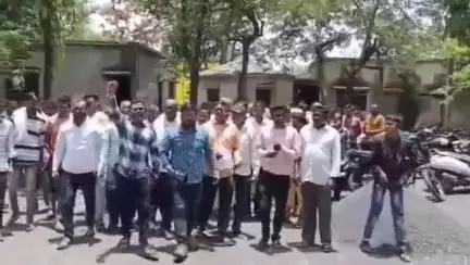 पातुर: शिरला गावात विविध समस्या बाबत पातुर बीडिओ ना घेतला महिलांनी घेराव गावच्या समस्या सोडवा केली मागणी #jansamasya