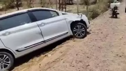 फतेहपुर: खटीकान प्याऊ के पास कार ने घोड़ा गाड़ी को मारी टक्कर, टला बड़ा हादसा