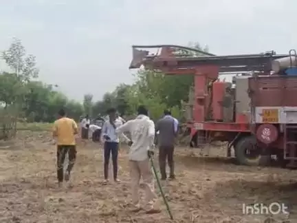बल्देवगढ़: बल्देवगढ़ तहसीलदार ने भेलसी में अवैध बोरिंग करते हुए एक मशीन को किया ज़ब्त