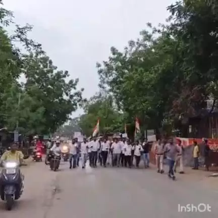 बालोद: जिला युवा कांग्रेस ने बालोद जिला मुख्यालय के CSEB कार्यालय का लालटेन लेकर किया घेराव, पांच प्रमुख विषयों पर सौंपा ज्ञापन