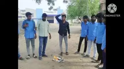 మంచిర్యాల: మార్వాడి యూనివర్సిటీ కరపత్రాలను దహనం చేసిన విద్యార్థి సంఘాల నాయకులు