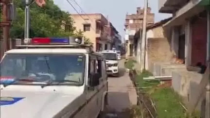 शेखपुरा: बकरीद का त्योहार शांतिपूर्वक संपन्न कराने के लिए एसडीएम के नेतृत्व में शहर में पुलिस का फ्लेग मार्च