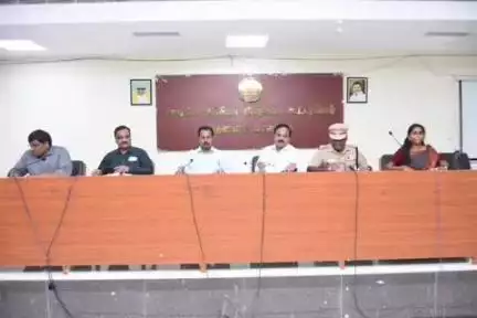 தென்காசி: மாவட்ட ஆட்சியர் அலுவலகத்தில் அனைத்து துறை அதிகாரிகளோடு ஆய்வுக் கூட்டம் நடைபெற்றது