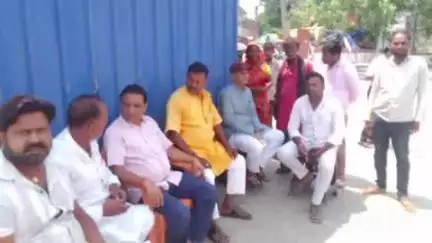 पालीगंज: परिवहन विभाग के कैंपस में होल डे मिल्क बूथ खुलने की शिकायत पर अधिकारियों ने की जांच
