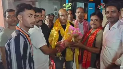 कलियासोल: कलियासोल प्रखंड के सीमूलदन बस्ती में हरि नाम संकीर्तन का आयोजन, विधायक अरूप चटर्जी भी पहुंचे