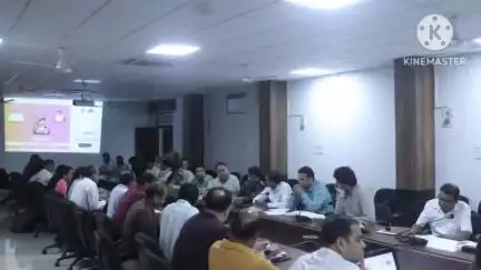 आगर: कलेक्टर ने स्वास्थ्य समिति की बैठक ली, योजनाओं में धीमी प्रगति पर बीएमओ की वेतनवृद्धि रोकी