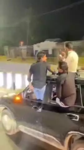 शामली: जलालाबाद में नेशनल हाईवे पर हूटर लगी गाड़ी में स्टंटबाजी करते युवकों का वीडियो वायरल, कार्रवाई के निर्देश दिए गए