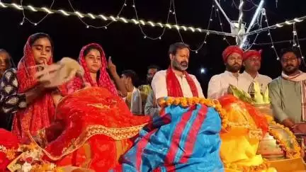 ज़मानिया: जमानियाँ नगर कस्बा बाजार स्थित यमदग्नि परशुराम गंगा घाट पर मां गंगा उत्तरवाहिनी की भव्य आरती का आयोजन हुआ