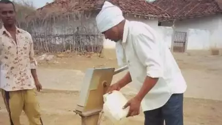 मंडला: जिले के मालीमोहगांव समेत 1215 गांवों में पेयजल स्त्रोतों का किया गया क्लोरीनेशन