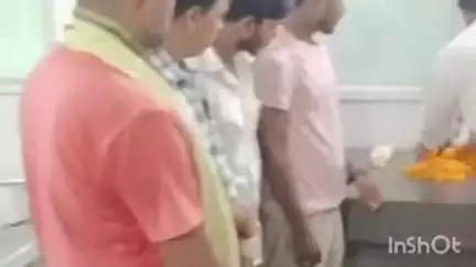 गायघाट: बलौरनिधि में राष्ट्रीय जनता दल के कार्यकर्ताओं ने स्व. डॉ. रघुवंश प्रसाद सिंह की 79वीं जयंती मनाई