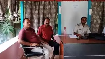 कुरसाकांटा: कुर्साकांटा थाना परिसर में शांति समिति की बैठक आयोजित, पर्व को शांतिपूर्ण ढंग से मनाने की अपील की गई