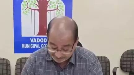 વડોદરા દક્ષિણ: સ્થાયી સમિતિ ની બેઠક માં 21 કામો ને મંજુર કરાયા,અધ્યક્ષ એ 5 કલાકે VMC કચેરી થી માહિતી આપી