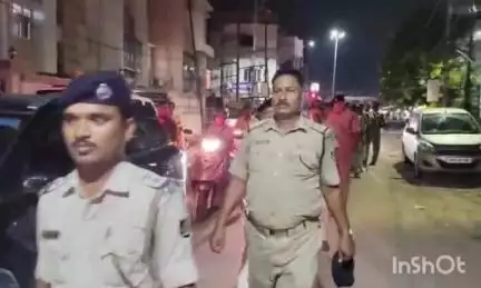 କଟକ ପୌରାଞ୍ଚଳ: କଟକ ସହରର ବିଭିନ୍ନ ସ୍ଥାନରେ କମିସନରେଟ ପୋଲିସ ପକ୍ଷରୁ ଫ୍ଲାଗମାର୍ଚ୍ଚ