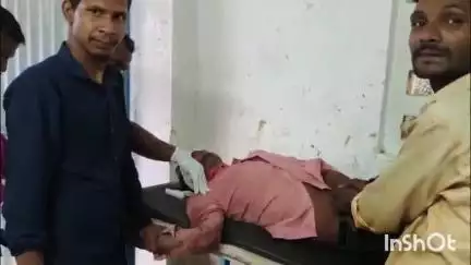 अंबिकापुर: ग्राम बेंदोपानी मुख्यमार्ग में दो बाइक सवारों की आमने-सामने भिड़ंत, चार लोग हुए घायल, घायलों में तीन नाबालिक