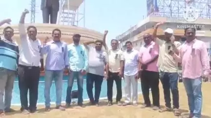 మంచిర్యాల: జిల్లా కేంద్రంలో టియుడబ్ల్యూజే ఆధ్వర్యంలో నల్ల బ్యాడ్జీలతో నిరసన