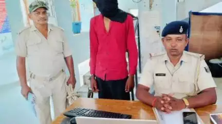 मानपुर: नौरंगा गांव से एसटीएफ और स्थानीय पुलिस ने एक कुख्यात अपराधी और एक नाबालिग को पकड़ा