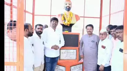 मेहकर: हॉटेल के व्हि.प्राईड येथे शेत रस्ते आणि पांदण रस्त्याबाबत आमदार सिद्धार्थ खरात यांनी घेतलीआढावा बैठक