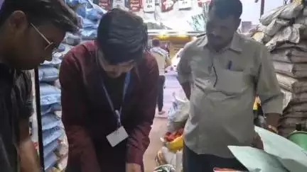 लालसोट: लालसोट क्षेत्र में कृषि विभाग के अधिकारियों ने खाद-बीज की दुकानों का किया निरीक्षण, 7 विक्रेताओं को थमाए नोटिस