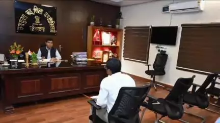 लोहरदगा: मुख्यमंत्री मंईया सम्मान योजना: लोहरदगा उपायुक्त डॉ. कुमार ताराचंद ने छूटे हुए लाभुकों का भौतिक सत्यापन करने को कहा