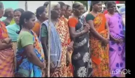 வேப்பந்தட்டை: உடும்பியத்தில் ₹32 லட்சத்தில் ஊராட்சி மன்ற அலுவலகம் கட்டும் பணியை MLA பிரபாகரன் தொடங்கி வைத்தார்