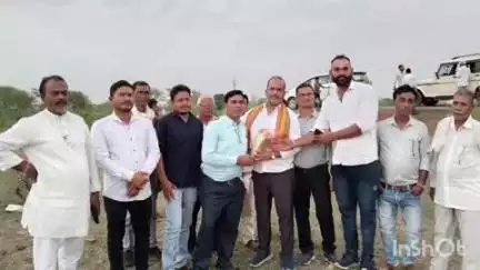 बेरला: सोढ में सतनाम सत्संग समिति ने मां के नाम पेड़ लगाने का कार्यक्रम आयोजित किया, किसान BJP नेता योगेश तिवारी शामिल