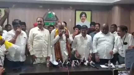 కర్నూలు: తెదేపా తోనే రాష్ట్రం అభివృద్ధి : టిడిపి నగర నాయకులు వెంకటేశ్వర్లు