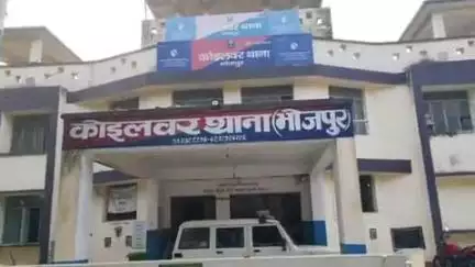 कोईलवर: सकड़ी चांदी रोड पर रॉन्ग साइड से प्रवेश करने के मामले में ट्रक वालों से पैसा लेकर एक व्यक्ति गिरफ्तार, गया जेल