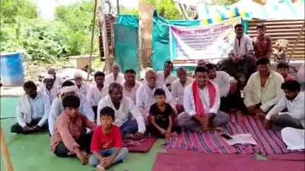 गंगाखेड: खळी येथे रस्त्याचे काम अर्धवट, शेतकऱ्यांना विविध समस्या, उपोषण सुरू #jansamasya