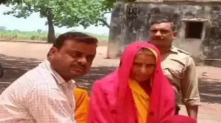 नौगढ़: हारियाबांध गांव में 'प्रशासन आपके द्वार' जन संपर्क अभियान के तहत जन चौपाल का आयोजन हुआ