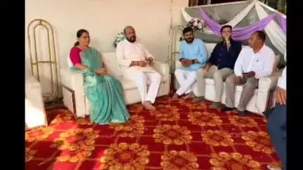 મોરવા હડફ: મોરવા હડફના મોરા ગામે નવચંડી યજ્ઞમા પચમહાલ લોકસભા સાંસદ રાજપાલસિંહ જાધવ તેમજ ધારાસભ્ય નિમિષાબેન સુથાર ઉપસ્થિત રહ્યા હતા