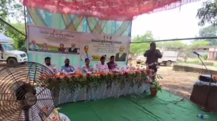 ଓରିଏଣ୍ଟ: ଜାମଗାଁ ସାପ୍ତାହିକ ବଜାର ପ୍ରାଙ୍ଗଣରେ କୃଷି ବିଭାଗ ପକ୍ଷରୁ ବିକଶିତ କୃଷି ସଂକଳ୍ପ ଅଭିଯାନ କାର୍ଯ୍ୟକ୍ରମ ଅନୁଷ୍ଠିତ