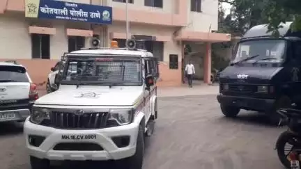नगर: स्टेशन रोडवरील कोठी येथे मध्यरात्री संशयितरित्या फिरणाऱ्यास पकडले कोतवाले पोलीस स्टेशन येथे गुन्हा दाखल