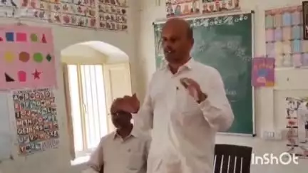 తంబళ్లపల్లి ఎంపీడీవో ఆఫీసులో 63 ప్రభుత్వ పాఠశాల వంటమనుషులతో ఎంఈఓ నాగ సుబ్బరాయుడు డొక్కా సీతమ్మ పథకం పై అవగాహన కల్పించారు