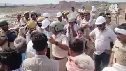 छबड़ा: परवन डूब क्षेत्र के किसानों को नहीं मिला संतोषजनक जवाब, डेम पर धरने के दौरान पुलिस और किसानों के बीच हुई बहस