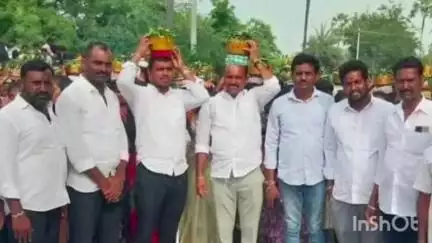 కథలాపూర్: గ్రామ దేవత పోచమ్మ తల్లికి భక్తిశ్రద్ధ బోనాల నైవేద్యాలు సమర్పించిన గ్రామ ప్రజలు