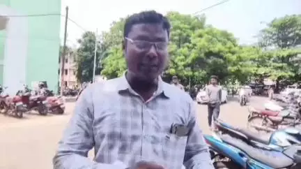 ଛତ୍ରପୁର: ସାମାନ୍ୟ ରୋଗର ଚିକିତ୍ସା ପାଇଁ ବ୍ରହ୍ମପୁର ବଡ଼ ମେଡ଼ିକାଲରେ ମିଳିଲାନି ଚିକିତ୍ସା, ଅସନ୍ତୋଷ ପ୍ରକାଶ କରି ପ୍ରତିକ୍ରିୟା ରଖିଲେ ରୋଗୀ
