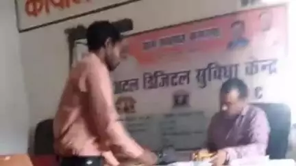लैलूंगा: लैलूंगा में पटवारी द्वारा खुलेआम पैसे लेते वीडियो वायरल, SDM ने की त्वरित कार्रवाई