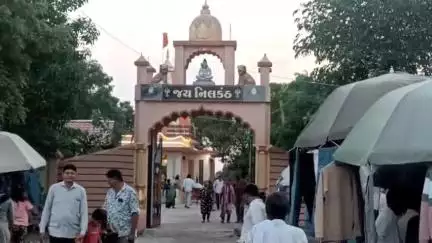 લીલીયા: વરસાદી ઝાપટા વચ્ચે પણ લીલીયામાં પરંપરાગત રીતે નીલકંઠ મહાદેવના મંદિર ખાતે ભીમ અગિયારસ નિમિત્તે ભવ્ય મેળાનું કરાયુ આયોજન