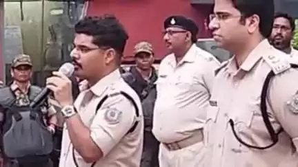 गोलमुरी-सह-जुगसलाई: बकरीद के मद्देनज़र, जिला पुलिस ने मानगो में निकाला फ्लैगमार्च, गांधी मैदान से संवेदनशील क्षेत्रों तक