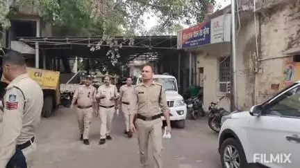 मुरैना: विसंगपुर गांव में प्रेमी जोड़े ने पेड़ से लटककर की आत्महत्या, पुलिस ने लड़की के पिता पर मामला दर्ज किया