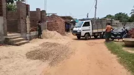 গোপীবল্লভপুর ১: তৈরি হয়নি পাকা রাস্তা,পশ্চিম শাশড়া গ্রামে বৃষ্টিতে পরিনিত হয় ভয়াবহ অবস্থা,সমস্যায় এলাকার মানুষজন#jansamasya