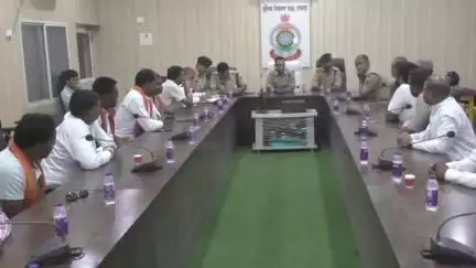 रायगढ़: बकरीद पर्व को लेकर पुलिस कंट्रोल रूम में शांति समिति की बैठक संपन्न हुई